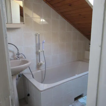Cserje Apartman Apartment *